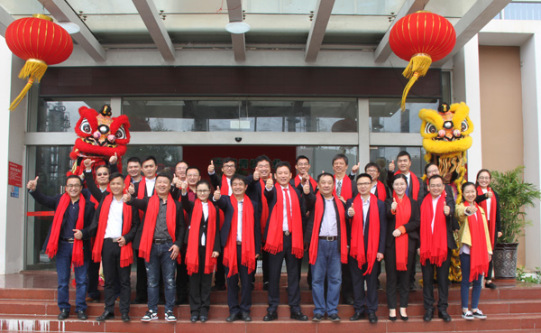 千秋偉業(yè)添錦繡 萬(wàn)里鵬程展宏圖 —— 常青樹(shù)舞獅獻(xiàn)瑞賀新春，歡天喜地迎開(kāi)工！